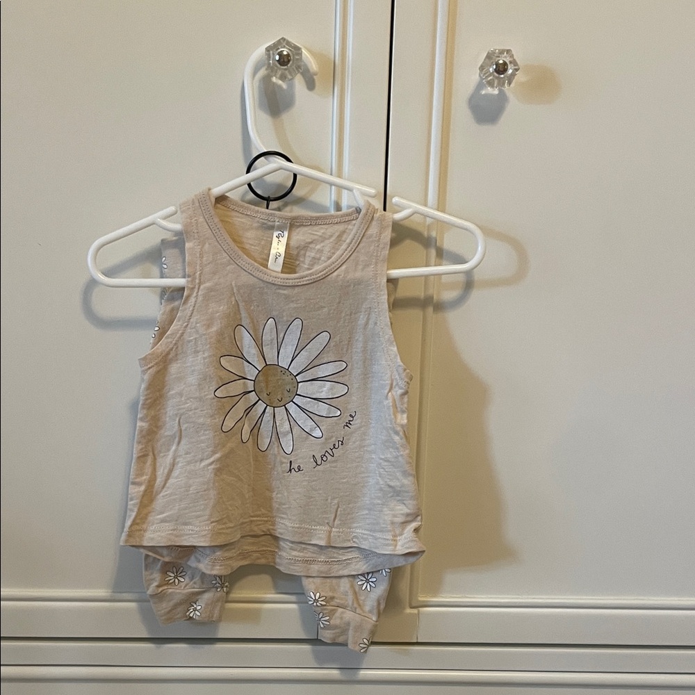 Rylee + Cru daisy tank and pants set 0-3M